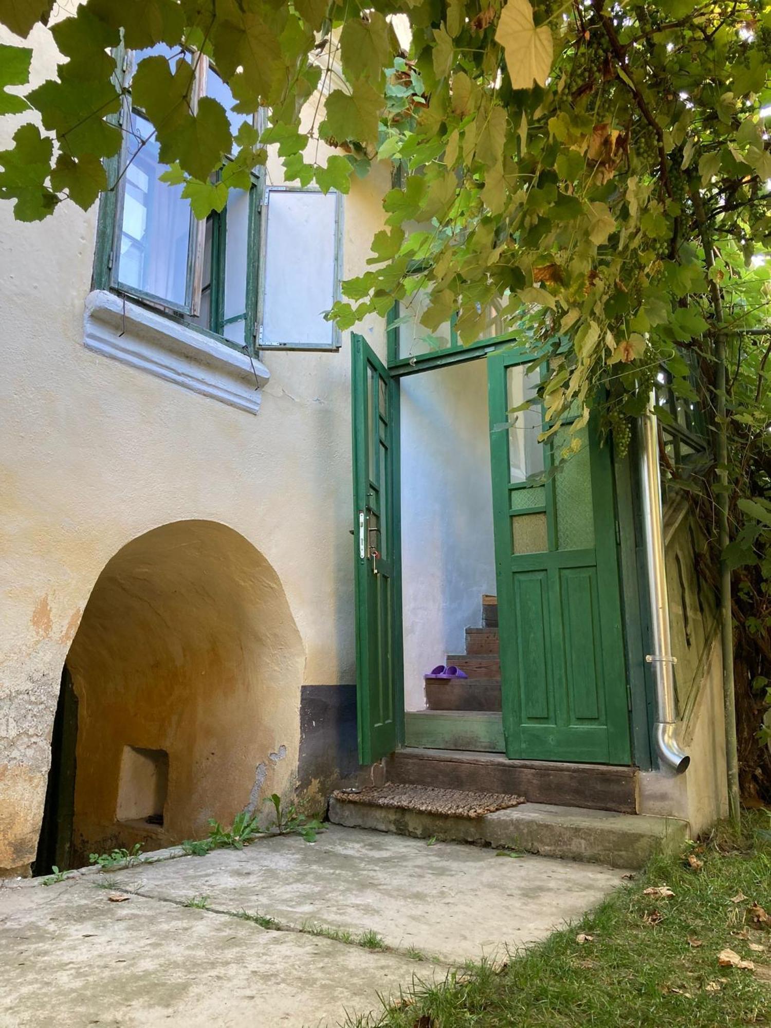 House By The Church - Entire House Szászkeresztúr Kültér fotó